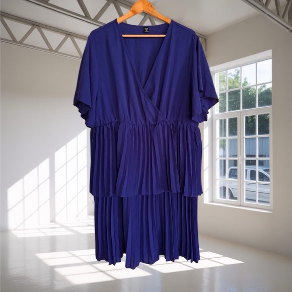 4XL Royal Blue Pleated Tiered Midi Dress With A V-Neckline And Flutter Sleeves - Picture 1 of 6